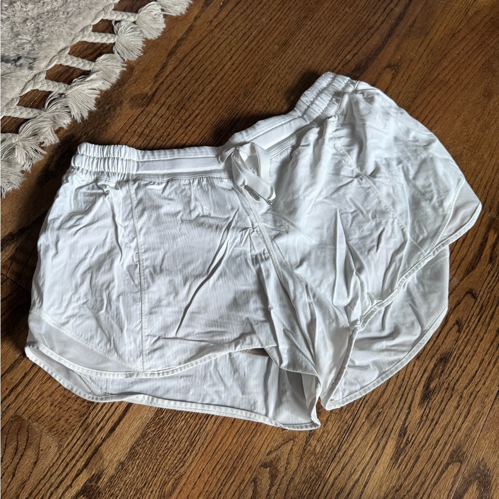 Lululemon white hotty hot short